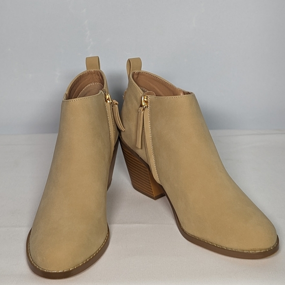 NEW Coutgo Womens Cut out Ankle Boot 7.5 almond cream - Picture 2 of 4
